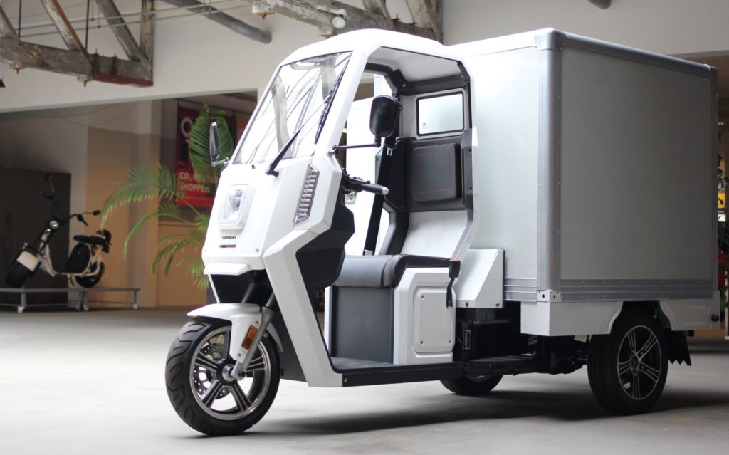 Flinc-EV Tuktuk